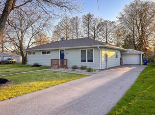 3402 Forsyth Pl, Godfrey, IL 62035