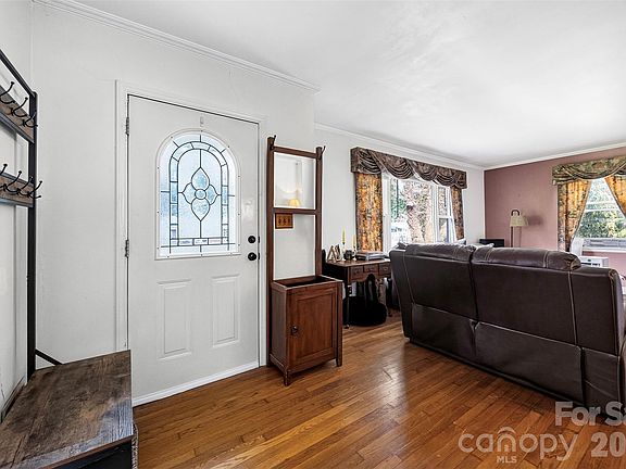 4th image of 701 Home Trl