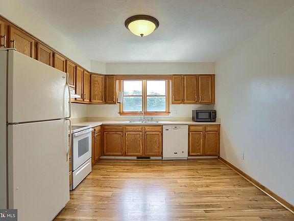 4th image of 7 Cannon Ln