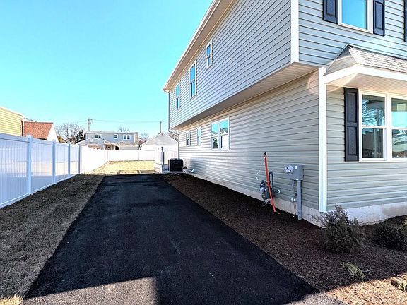 3rd image of 290 Morris Ave