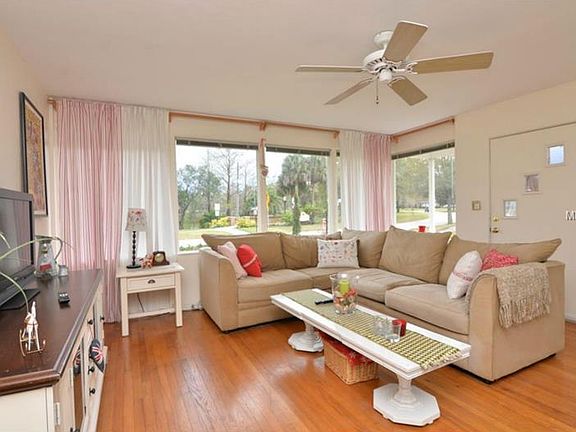 3rd image of 524 Lake Como Cir