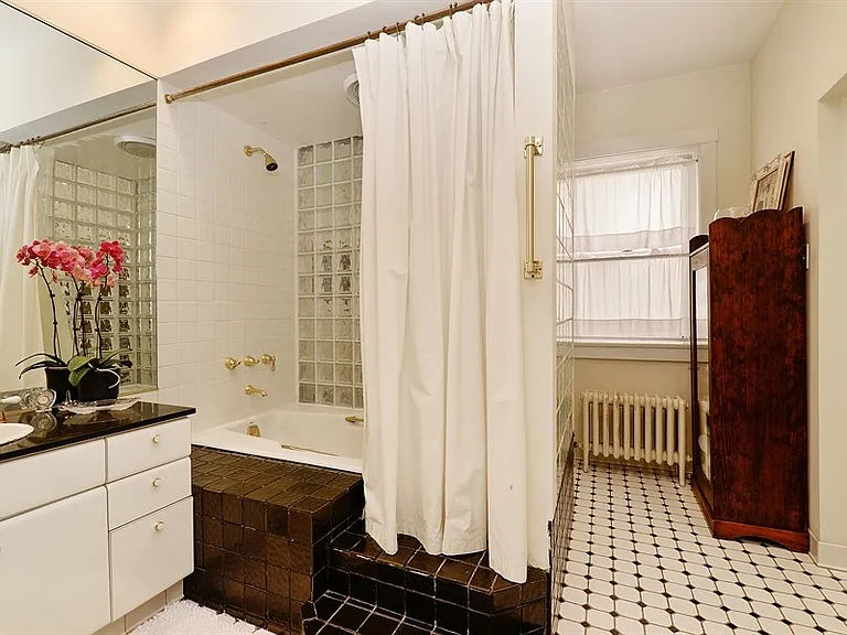 2737 N Hampden Ct #3 — Photo 15