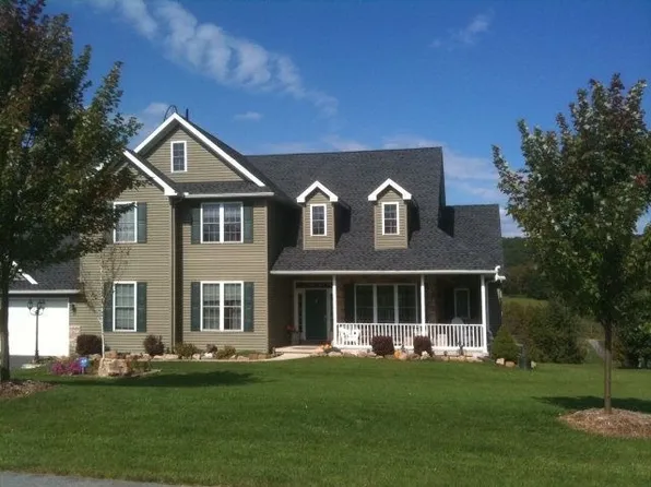 9 Night Hawk Dr, Orwigsburg, PA 17961