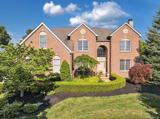 4924 Birkdale Dr, Commerce Township, MI