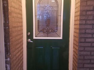 6530 N Park Ave #B, Philadelphia, PA 19126