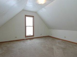 529 Grace St, Elgin, IL 60120