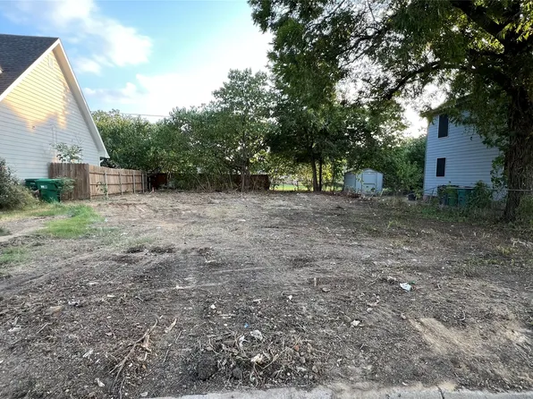 204 Perry Ave, Waxahachie, TX 75165