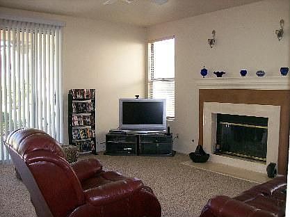 5th image of 956 Chantel Dr