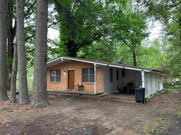 318 E 12th St, Judsonia, AR 72081