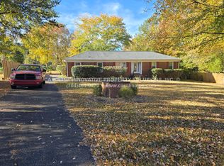 1805 Falconhurst Dr, Charlotte, NC 28216