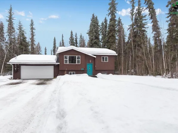 2585 Carrie Lynn Dr, North Pole, AK 99705