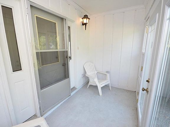 2nd image of 121 N Worth Ave
