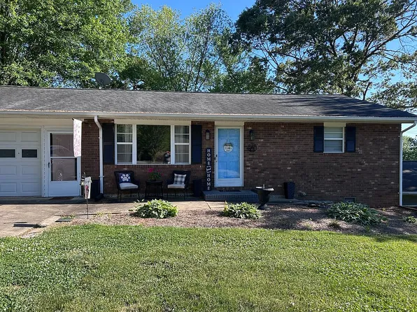141 Marview Dr, Boonville, NC 27011