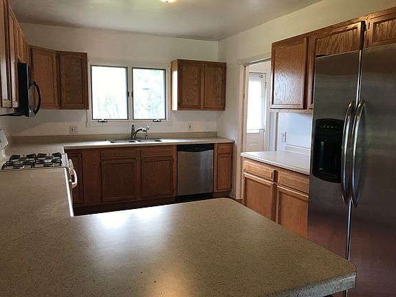 3rd image of 4025 Richard Dr