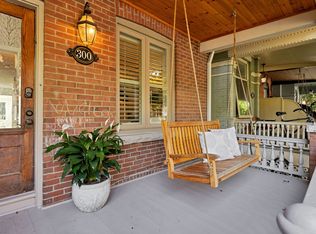 300 Crawford St, Toronto, ON M6J2V8