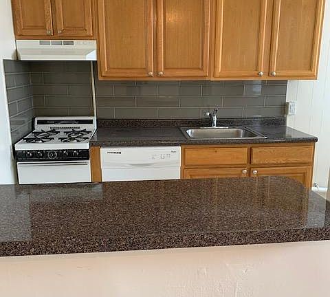 5th image of 2211 Saint James St #3R