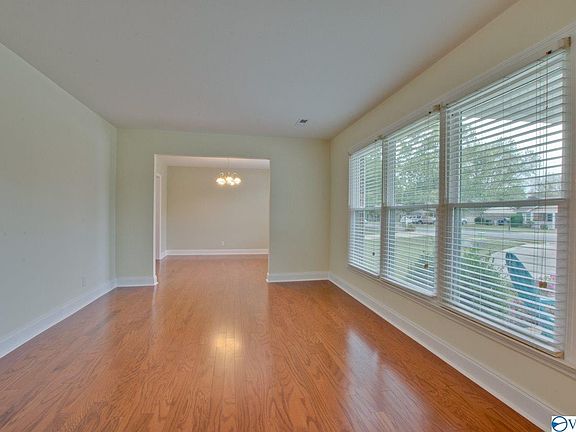 5th image of 1106 Teenajo Dr SE