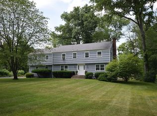 137 Putnam Rd, New Canaan, CT 06840
