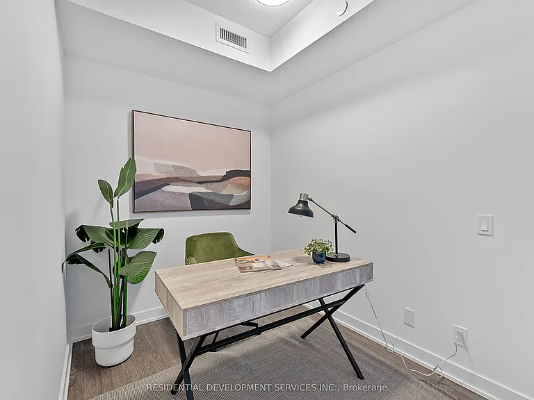 88 Queen St E #901 — Photo 13