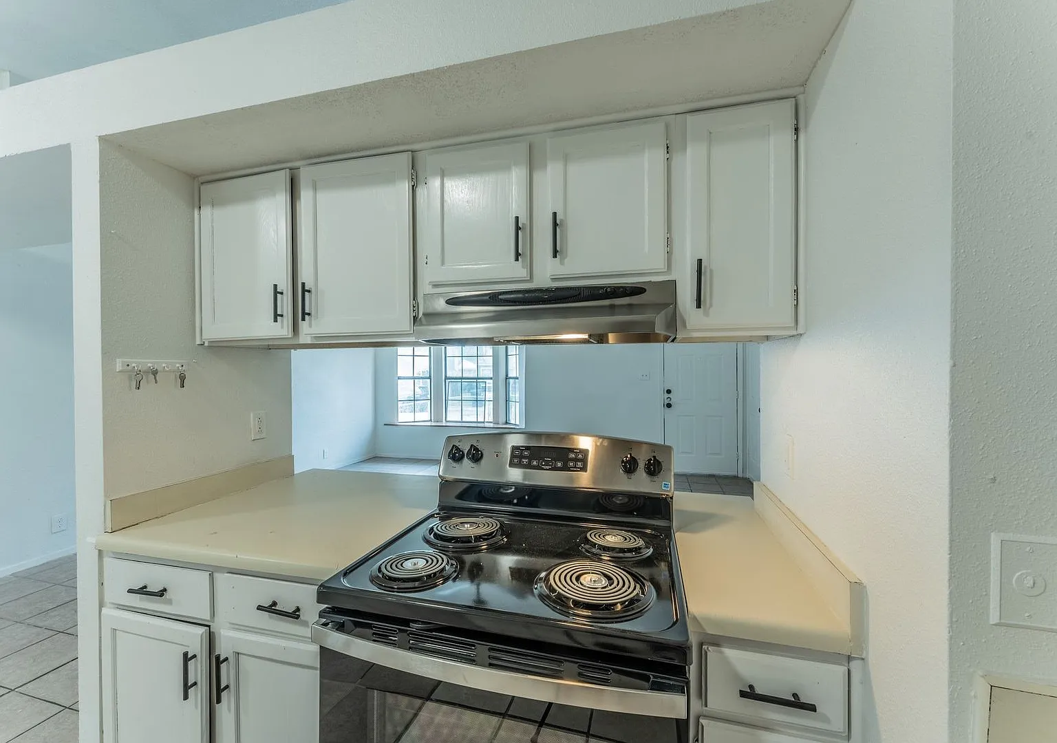4 Bed / 2 Bath Home - Northeast San Antonio — Photo 4