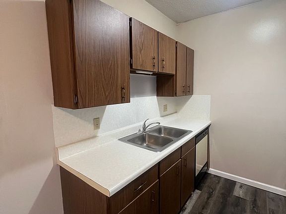 4th image of 3416 Balboa Ln