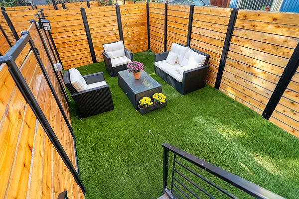 Sold by The In House Group | media 1