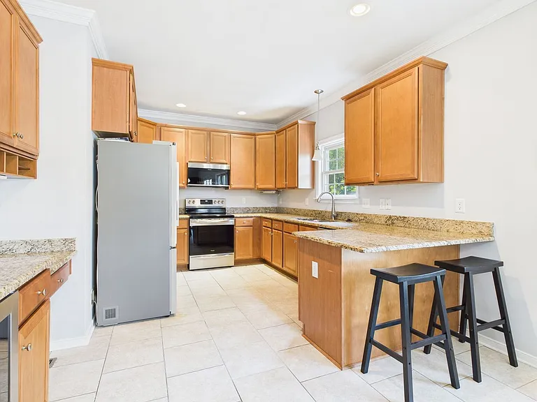 12017 Hunton Crossing Pl — Photo 11