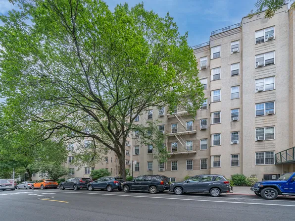 720 Fort Washington Avenue image 16 of 18