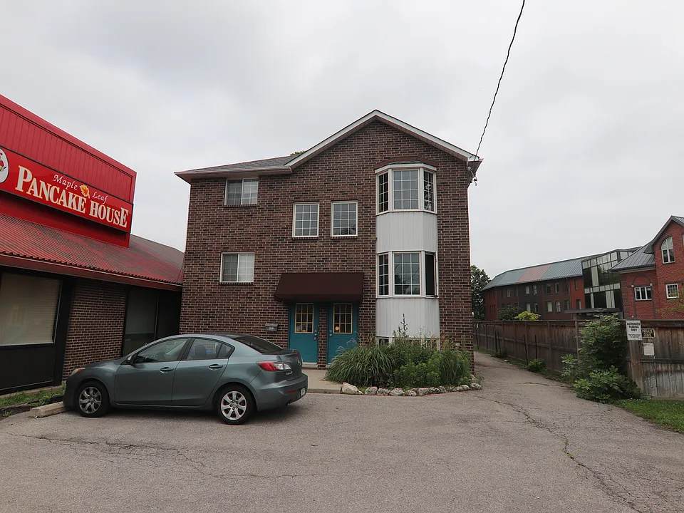 1516 Main St W