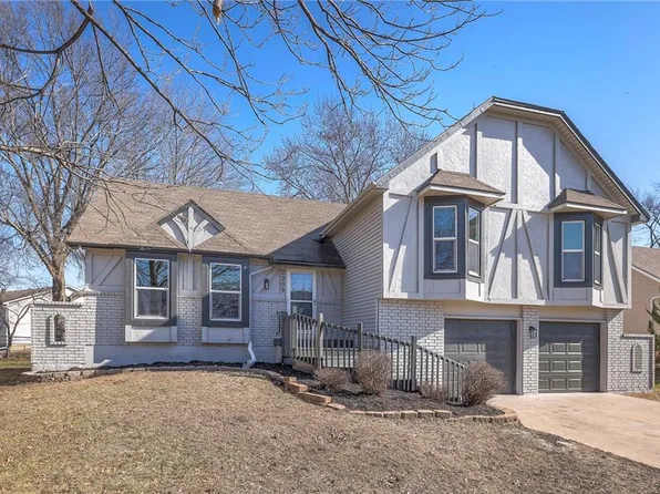 2008 S Scarborough St, Olathe, KS 66062