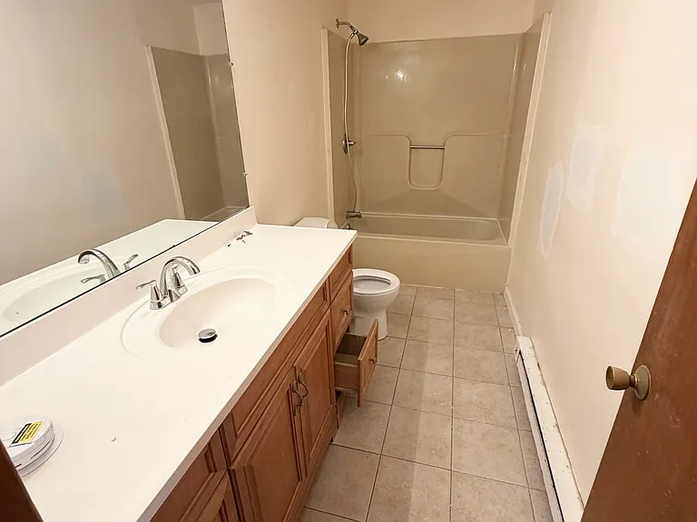 33 River St #5 — Photo 2