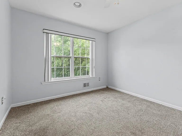 1 Gaelic Ct — Photo 34
