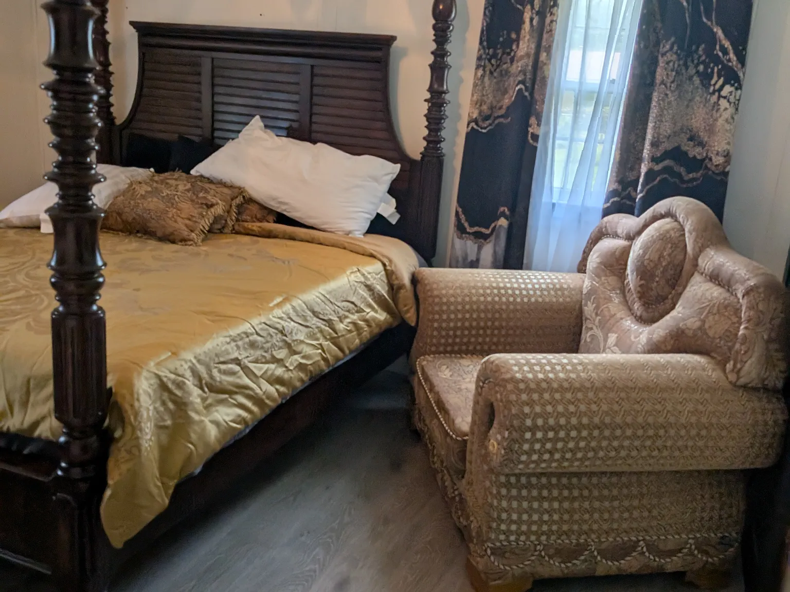 4 bed, 1980 sqft, $3,800 — Photo 3