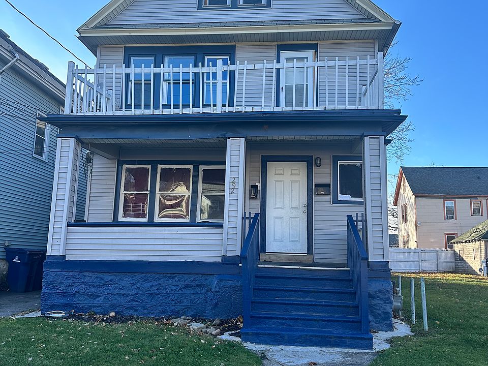 1st image of 292 Chelsea Pl #2