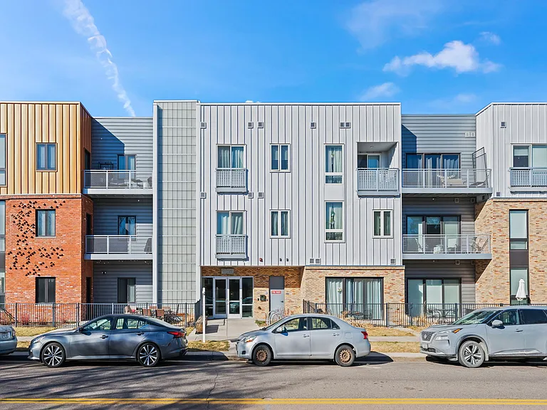2525 Arapahoe St #D105 — Photo 10
