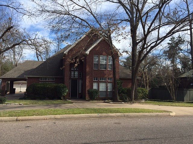 1st image of 525 Johnson Woods Dr