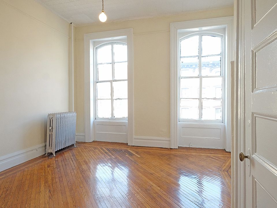 1st image of 140 Montague St APT 5
