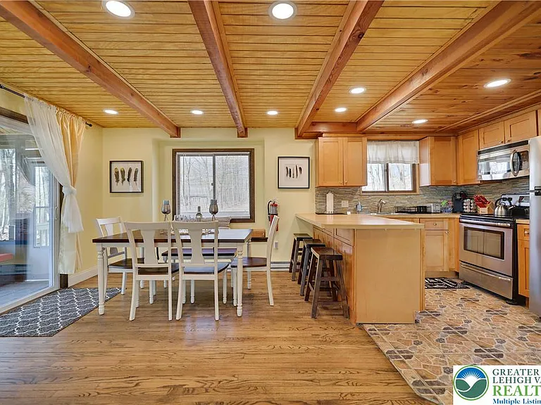 163 Cambridge Ct — Photo 11