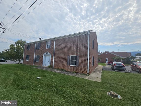 3rd image of 9200 N Congress St