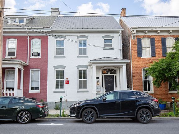 2nd image of 212 W Burke St #B