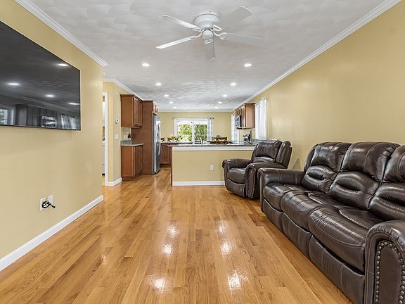 4th image of 15 Hourihan St