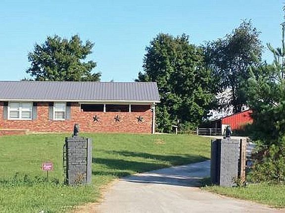 Outstanding ranch & barn 