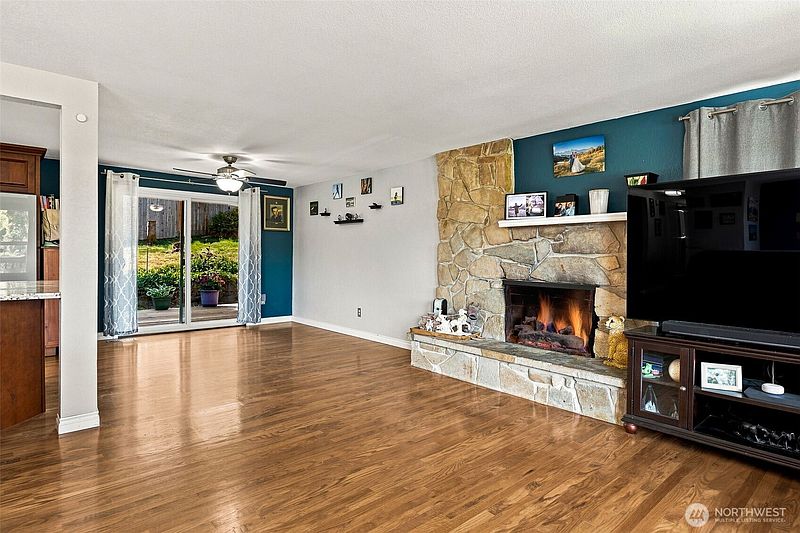 4th image of 810 19th Avenue SE