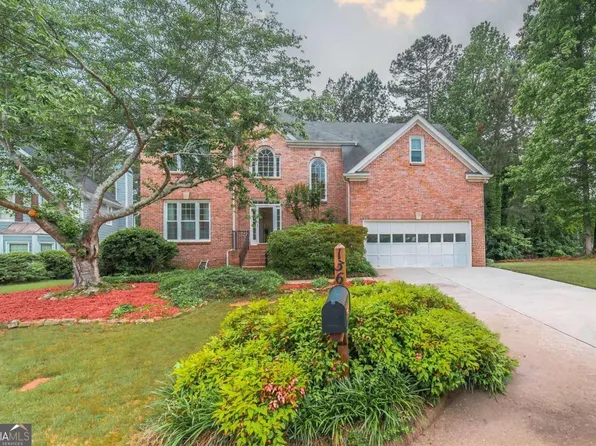 136 Championship Ct, Fayetteville, GA 30215