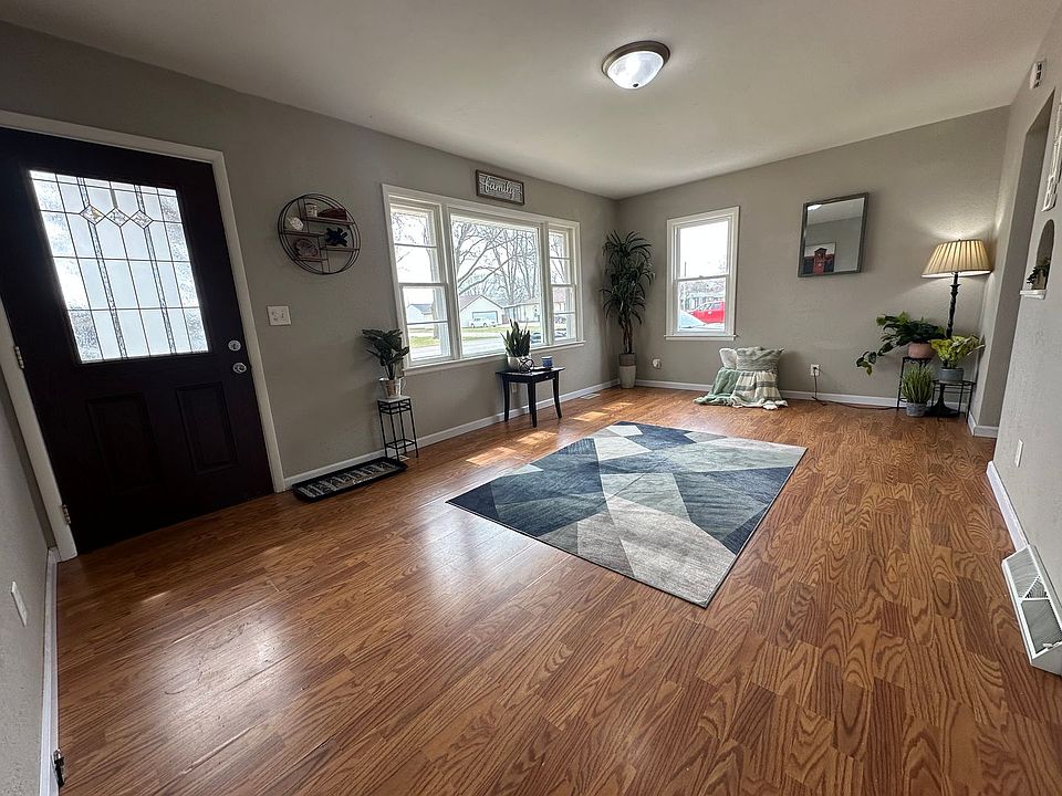 1st image of 244 Marie Ave