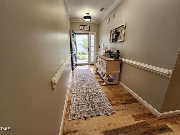 3rd image of 1309 Bartlett Cir