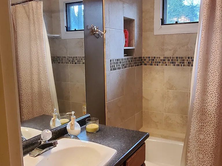Main Bath upstairs