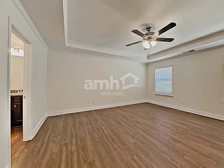 124 Lindridge Dr — Photo 11