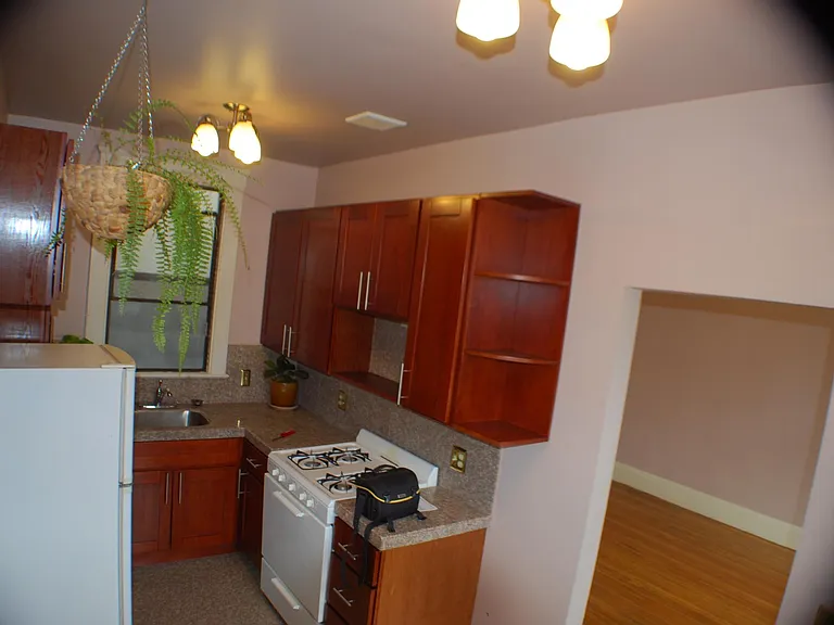 123 Bay Pl #108 — Photo 5