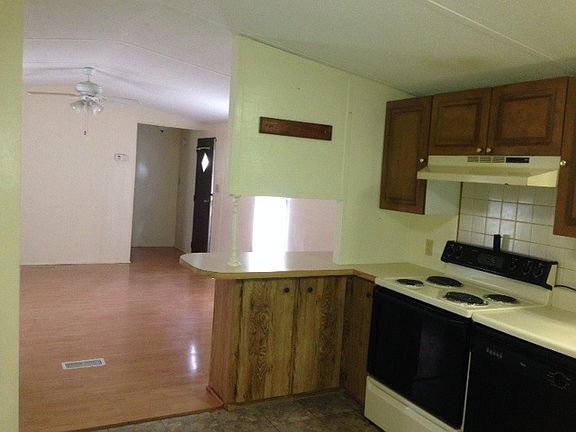 2nd image of 685 Bluesail Dr SE